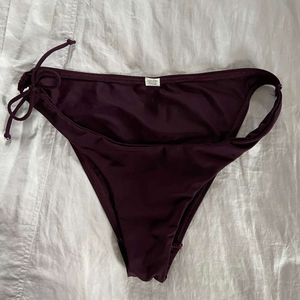 Bathing suit bottom. Size Medium/Large.